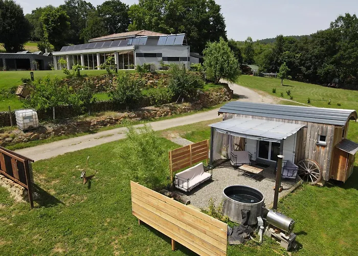 Les Milles Bottes Et Ses Roulottes Alpesi faház Encausse-les-Thermes