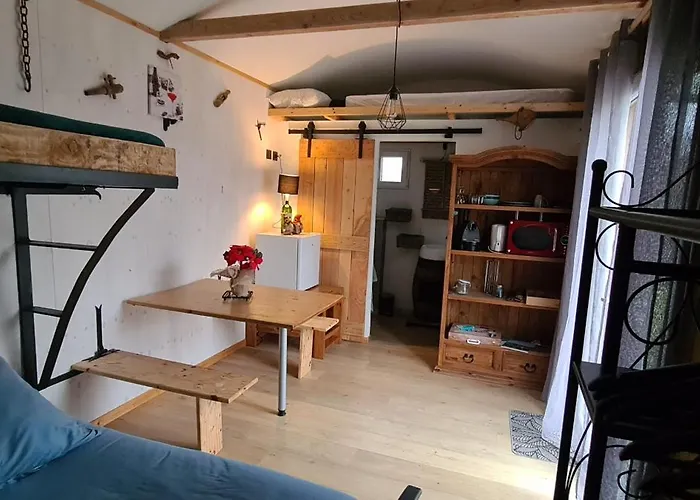 Les Milles Bottes Et Ses Roulottes Encausse-les-Thermes