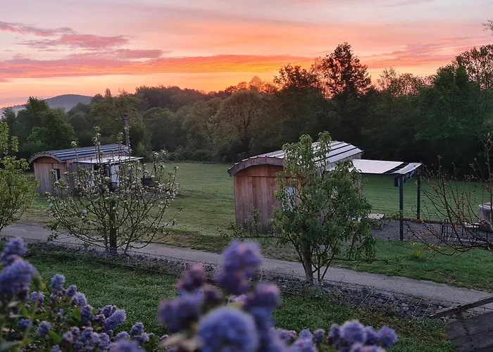 Les Milles Bottes Et Ses Roulottes Alpesi faház Encausse-les-Thermes