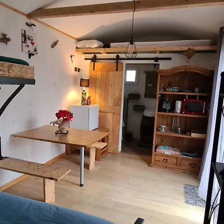 Les Milles Bottes Et Ses Roulottes Encausse-les-Thermes